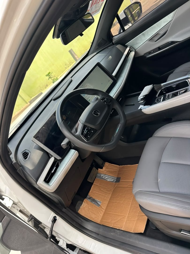 2023 Changan Uni-T Luxury Trim — photo 12